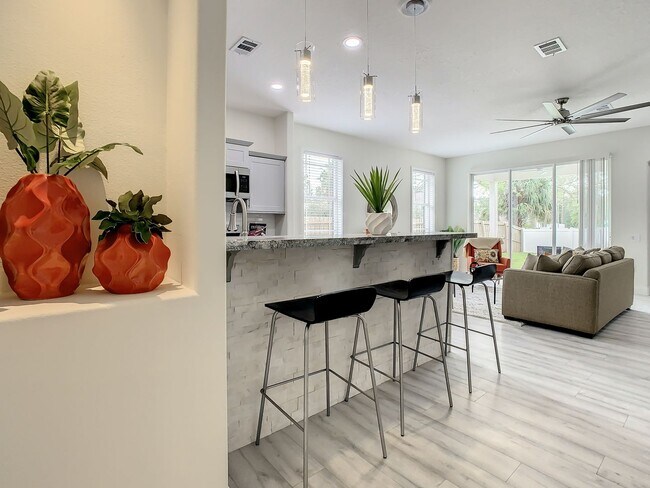 Foto del edificio - Beautifully Remodeled Citrus Park House