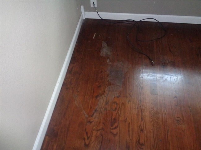 Foto del edificio - 2418 Woodard St