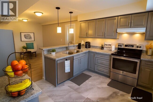 Photo du bâtiment - 3985 Grand Marais Rd E