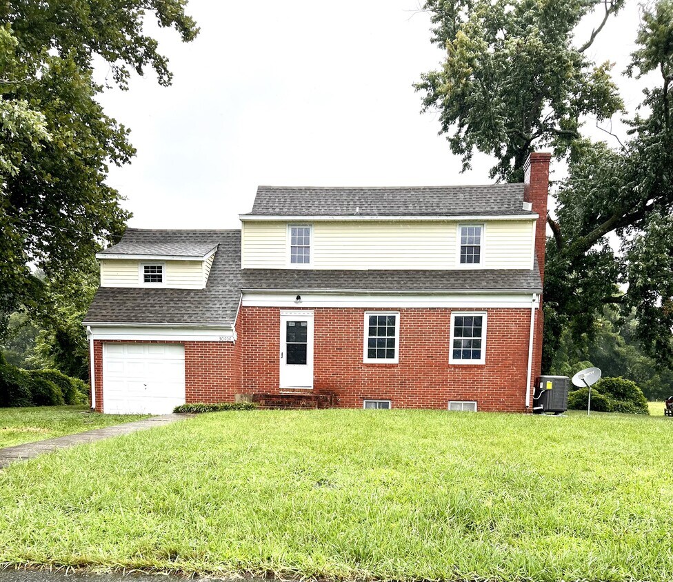 Primary Photo - 30404 Maple St