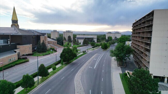 Foto del edificio - 2225 Buchtel Blvd S