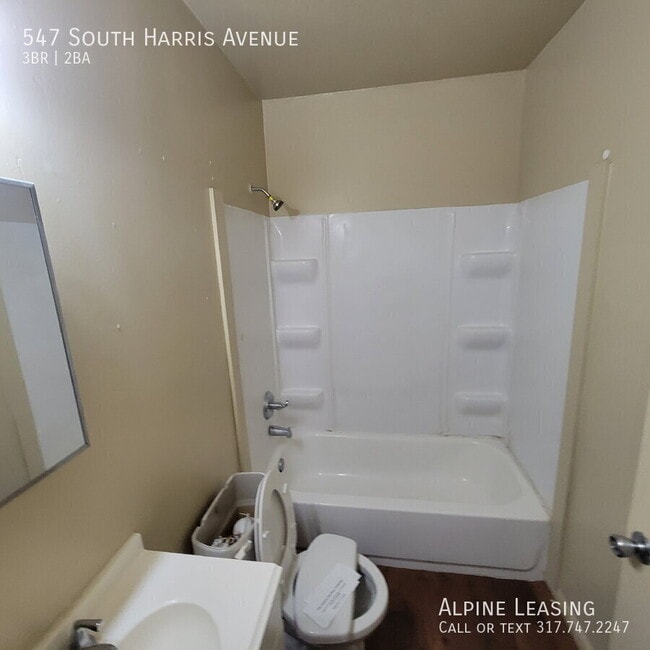 Building Photo - 547 S Harris Ave