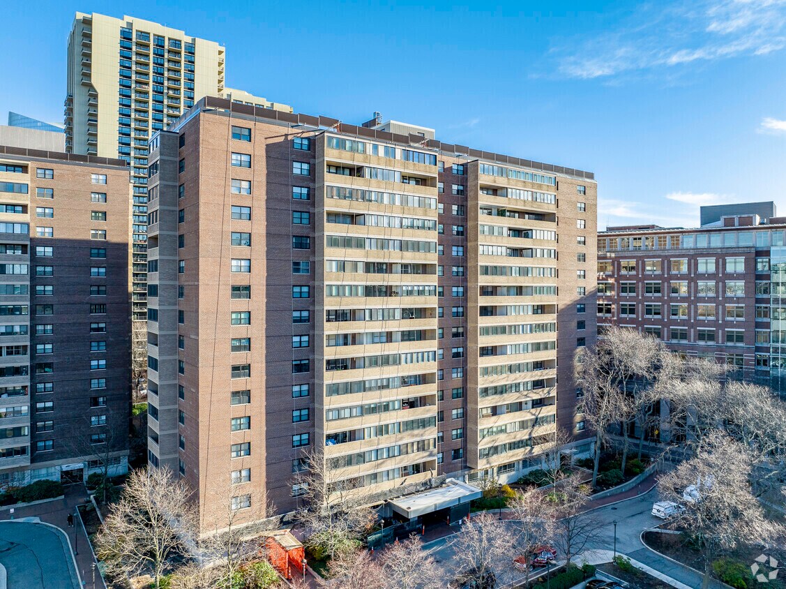 Foto principal - 2 Hawthorne Pl