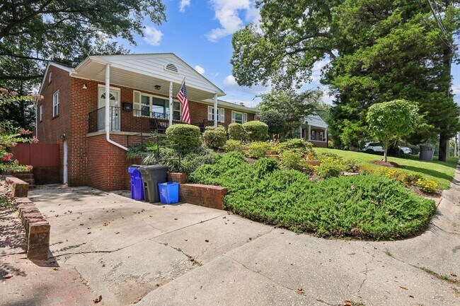 Foto del edificio - Beautifully Maintained 4BR/2BA Home in Sil...