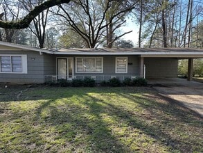 Building Photo - 1925 Catalina Dr