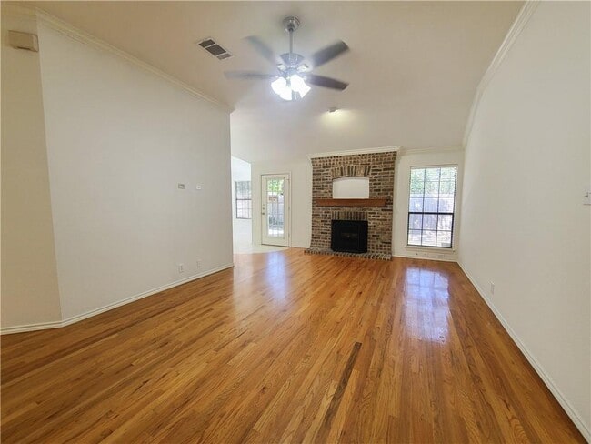 Building Photo - 1006 Redbird Dr