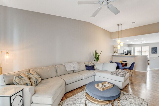 Building Photo - 656 Peachy Canyon Cir