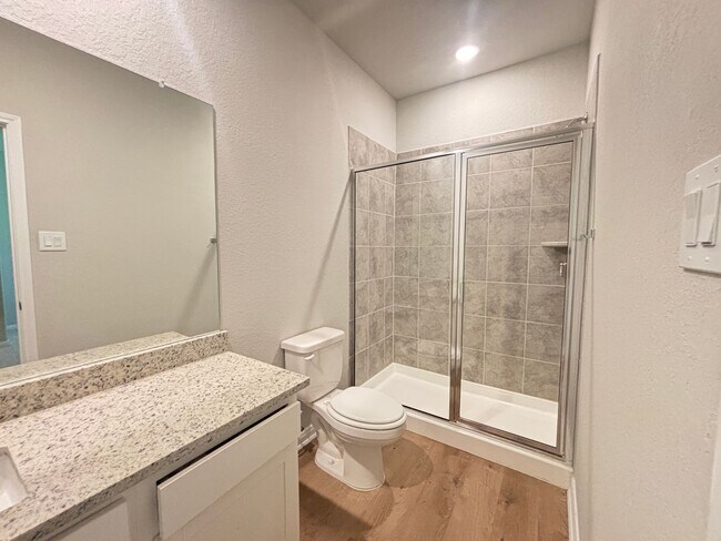 Foto del edificio - Triple Master Suites 3-Story Townhome
