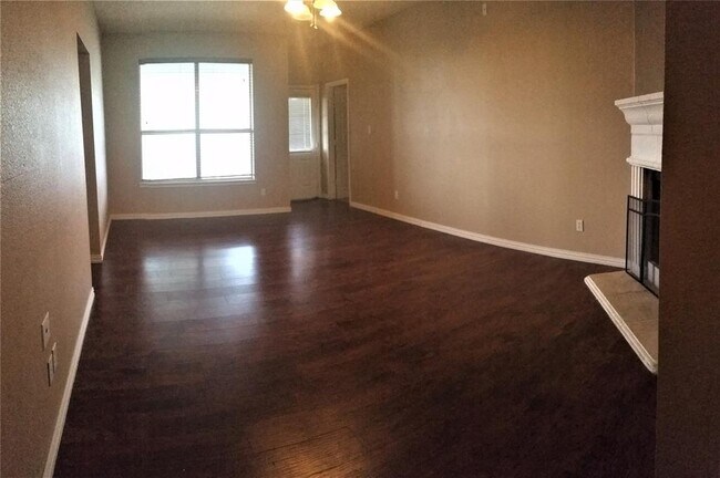 Building Photo - 6363 Freshwater Ln