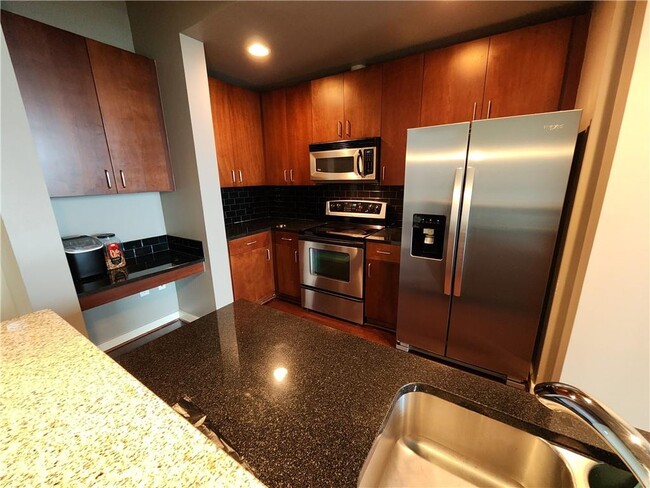 Foto del edificio - 361 17th St NW