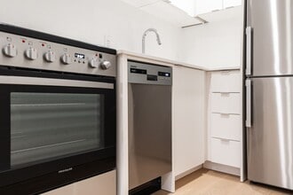 Building Photo - 110 Oriole Pky