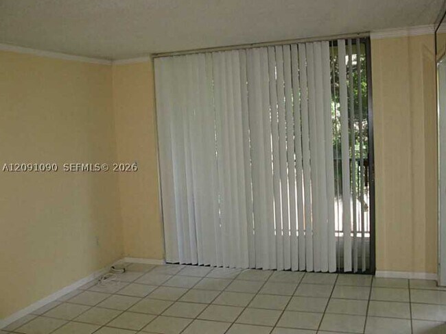 Foto del edificio - 14221 N Kendall Dr