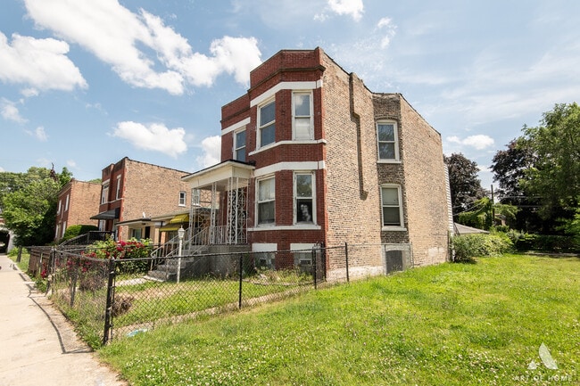 Building Photo - 1229 E 71st St