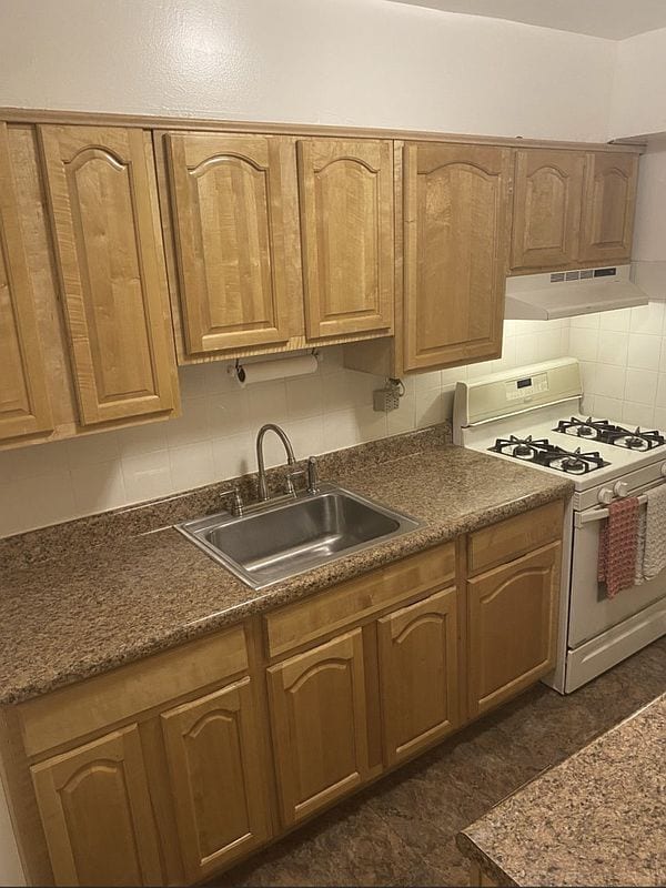 Foto del edificio - 2385 Barker Ave