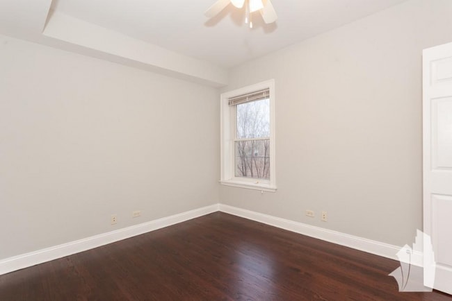 Building Photo - 4807 N Paulina St