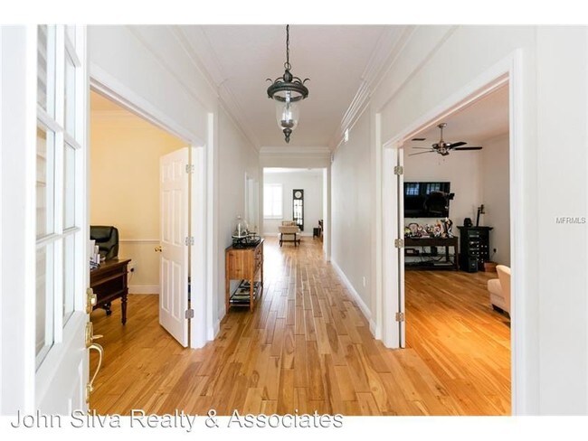 Building Photo - 914 Spring Park Loop