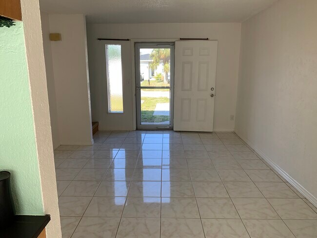 Foto del edificio - 2138 19th Ave SW