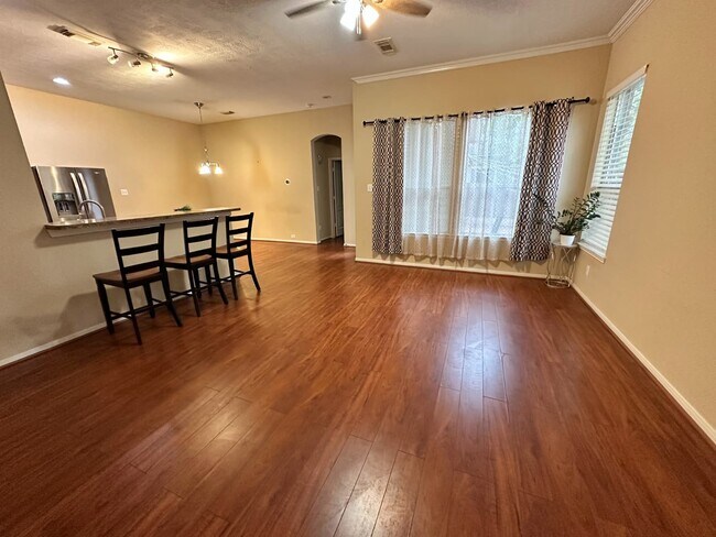 Foto del edificio - 5302 Canyon Hollow Dr