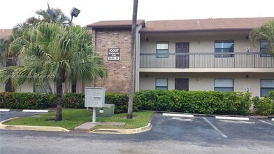 Building Photo - 10007 Winding Lake Rd