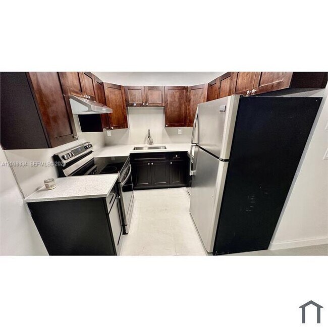 Foto del edificio - 7826 NW 40th St