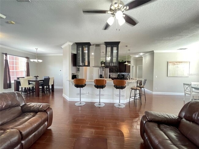 Foto del edificio - 907 Wildflower Rd