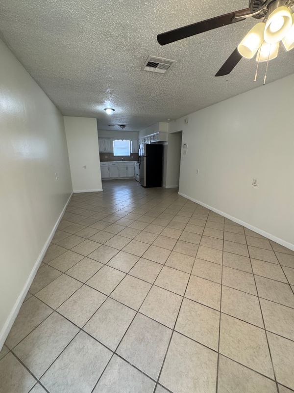 Foto del edificio - 14031 Linden St