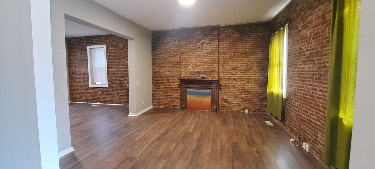 Foto principal - 2229 Alberta St