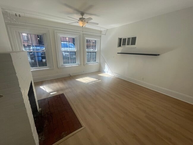 Building Photo - 70 Marlborough St