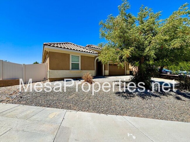 Foto del edificio - 15818 Iron Canyon Ln