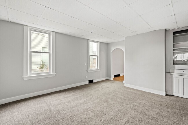 Foto del edificio - Beautiful 4 bedroom home in Coraopolis available June 1!