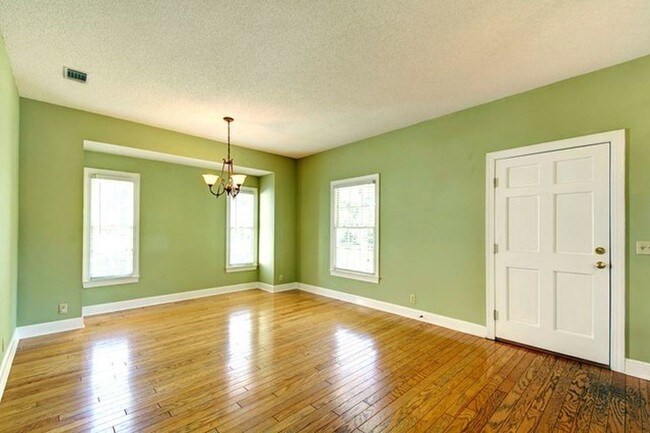 Foto del edificio - 144 Harrison Pointe Dr