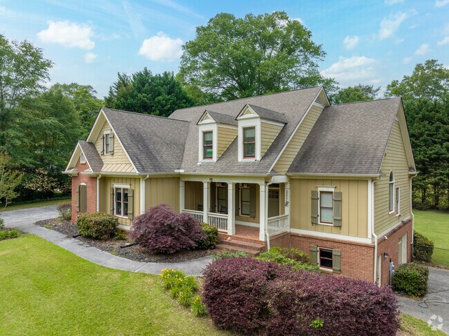 Home styles in Hiram can range, but many are multilevels.