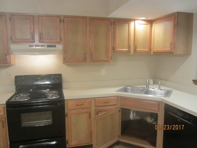 KITCHEN - 629 Pebble Pl Dr