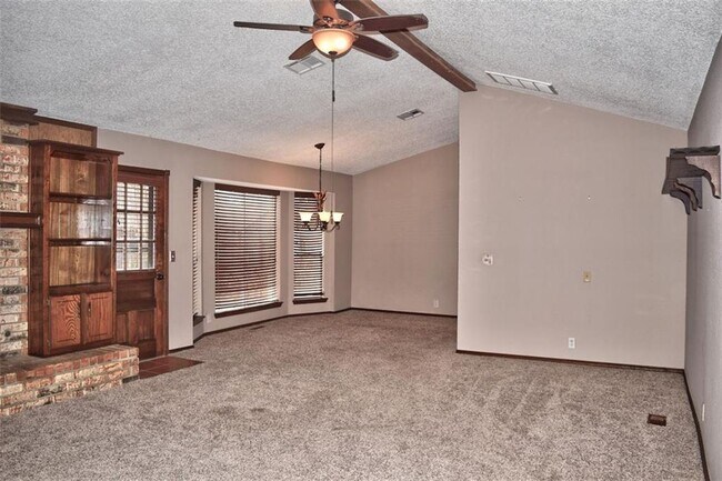 Building Photo - 1006 W Neptune Rd