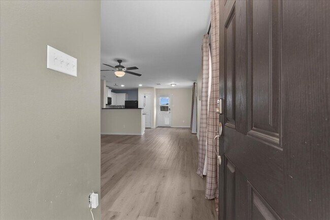 Foto del edificio - 5727 Treasure Cove Rd