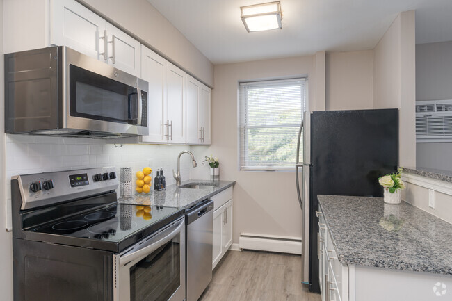 2HAB, 1BA - 816SF Cocina - Valley View Apartments