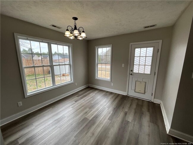 Building Photo - 301 Sanford Ct