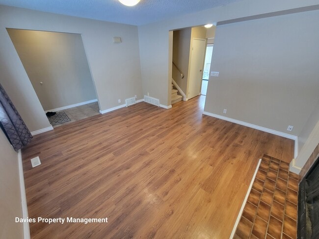 Building Photo - 9323-9173 173 St NW