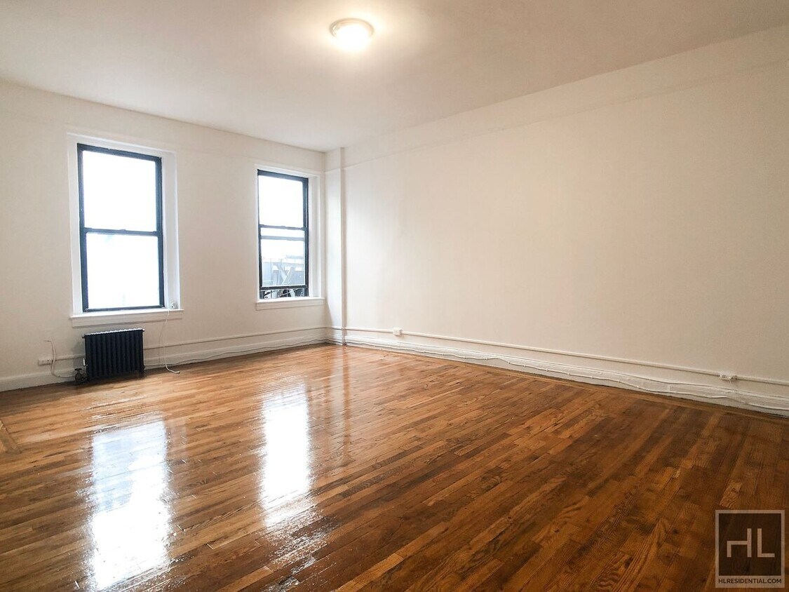 Primary Photo - East 58TH ST