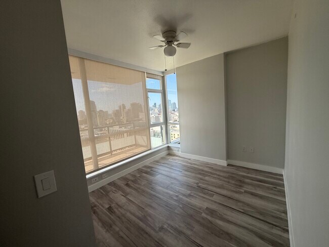 Foto del edificio - 325 7th Ave