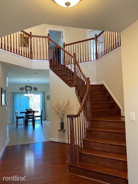 Building Photo - 5 br, 3.5 bath House - 9592 Pep Rally Ln