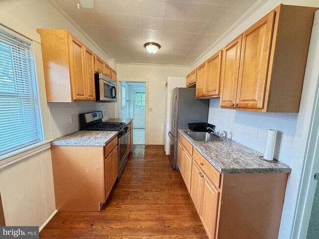 Foto del edificio - 1087 Buttonwood Ave