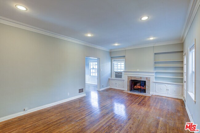 Foto del edificio - 127 N Harper Ave