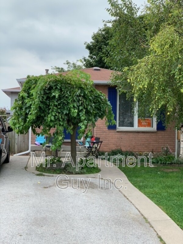 Primary Photo - 122 Ironwood Crescent