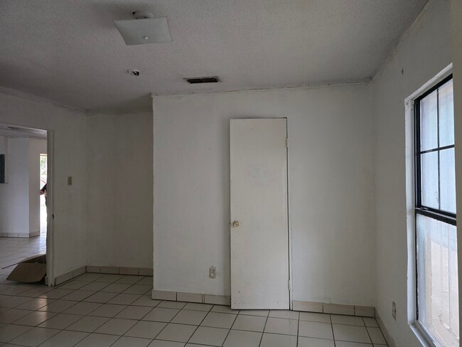 Foto del edificio - 2016 S India Ave