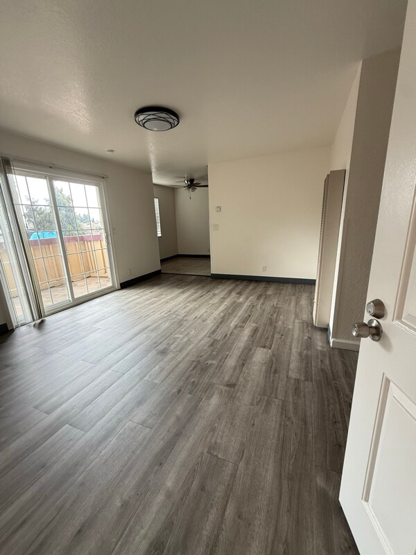 Building Photo - 103 E Lewelling Blvd