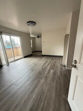 Building Photo - 106 E Lewelling Blvd