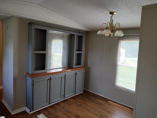 Building Photo - 8597 Greenpond Rd