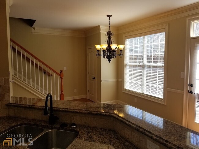 Building Photo - 407 Lexington Village