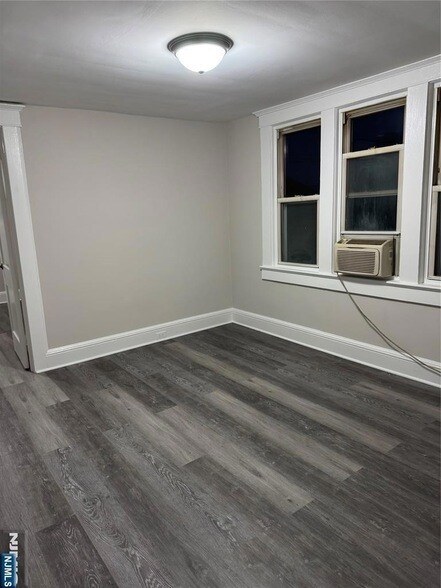 Foto del edificio - 1062 E 25th St